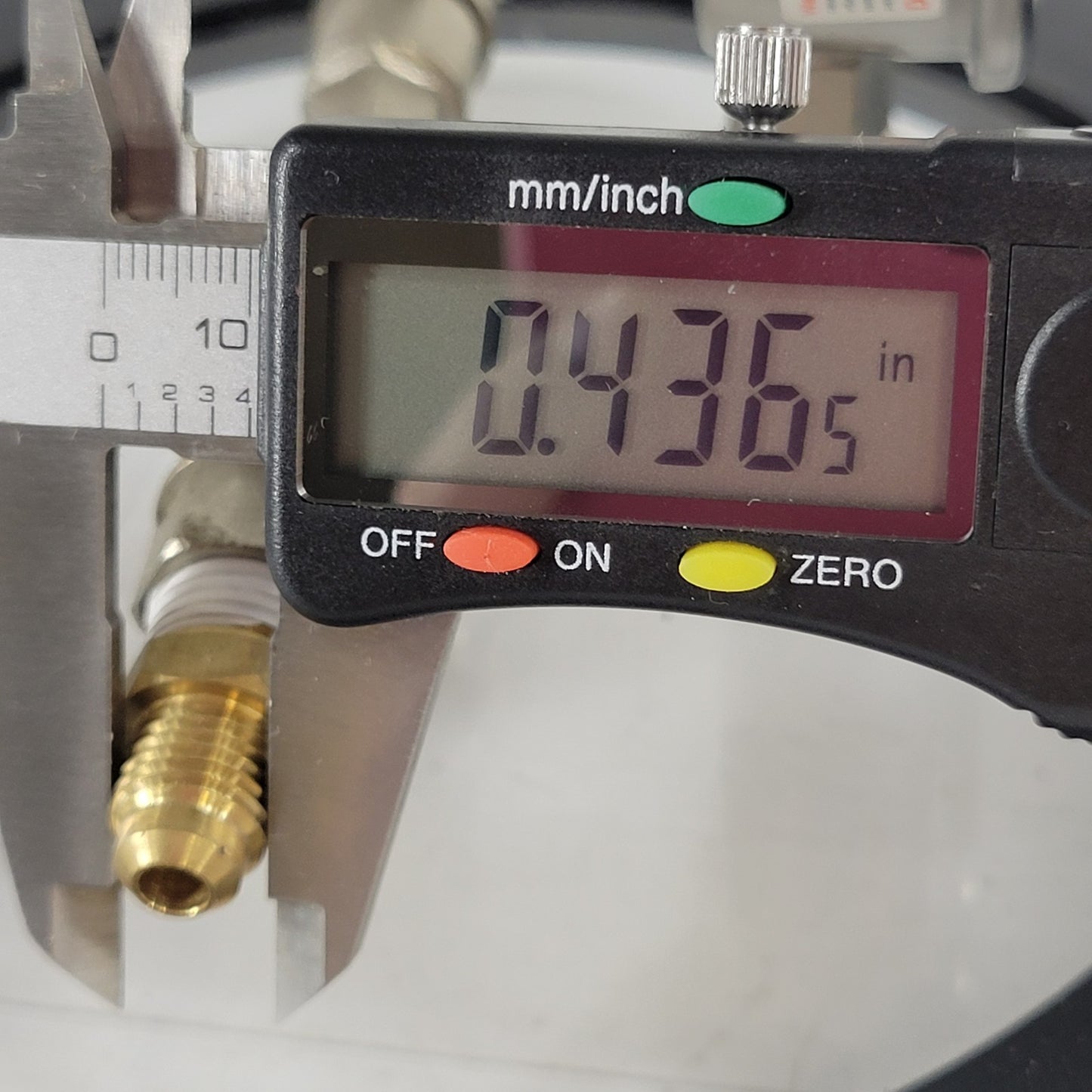 Vacuum Chamber Acrylic Lid 8-3/4" Diameter 1/4" Air Fitting Vac Pressure Gauge