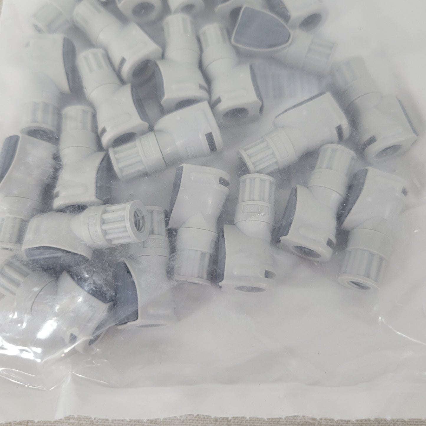 *Lot of 25* CPC NS1D19042812 1/4-28 Flat Bottom Port Valved In-Line Coupling