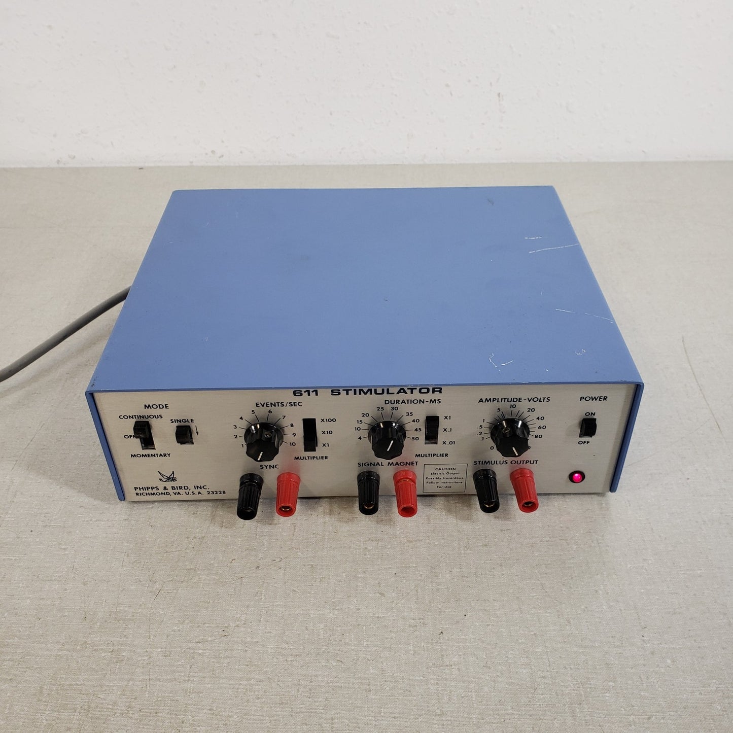 Phipps & Bird 7092-611 Isolated Square Wave Muscle / Nerve Stimulator w/ Manual