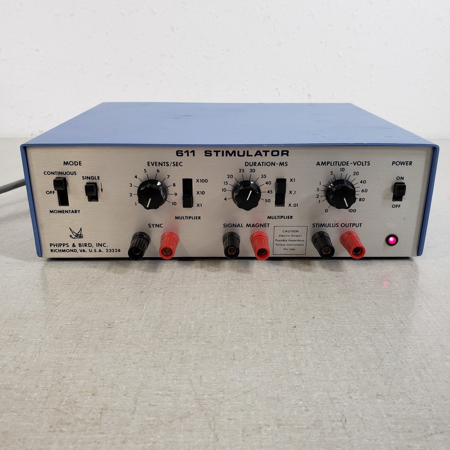 Phipps & Bird 7092-611 Isolated Square Wave Muscle / Nerve Stimulator w/ Manual