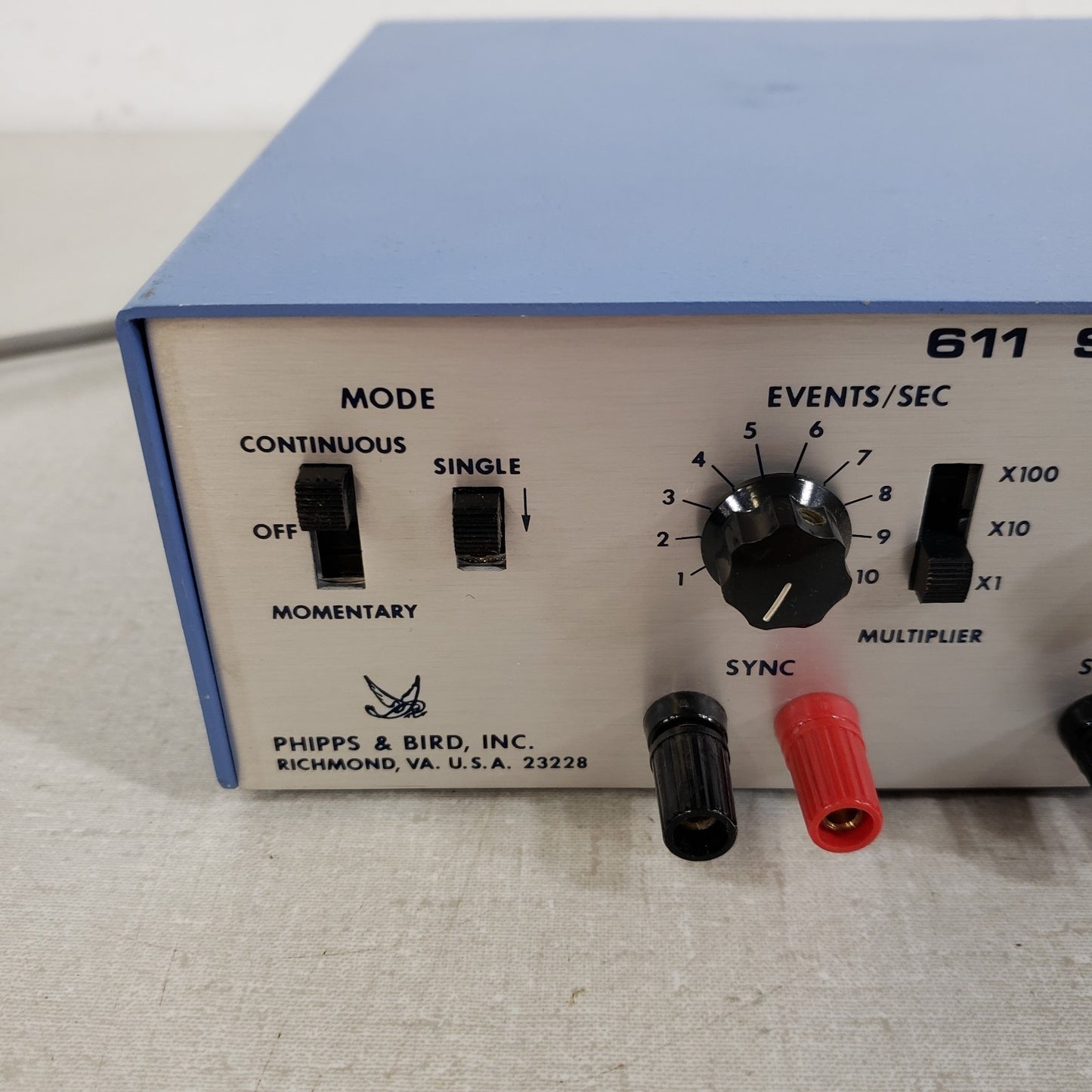 Phipps & Bird 7092-611 Isolated Square Wave Muscle / Nerve Stimulator w/ Manual