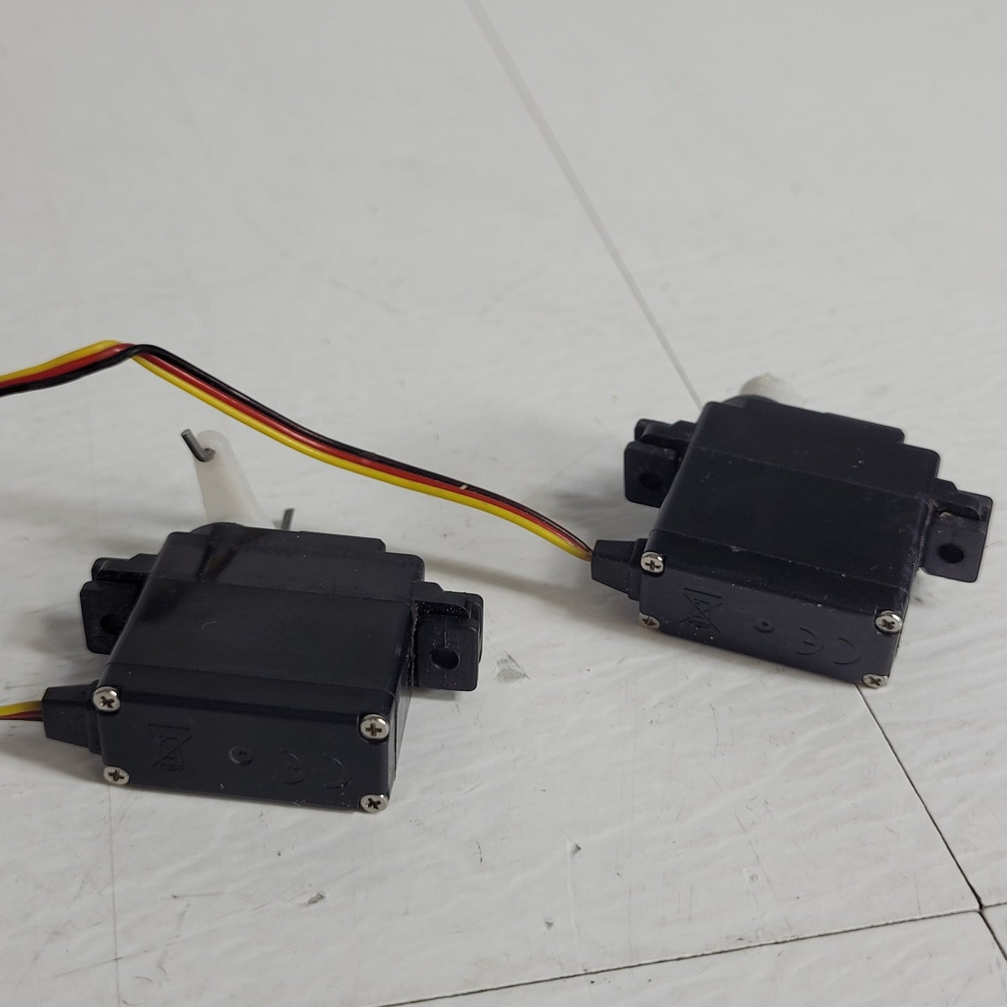 Hitec HS-85MG Mighty Micro Metal Gear Ball Bearing Servo 2-Pack HS85MG Drone