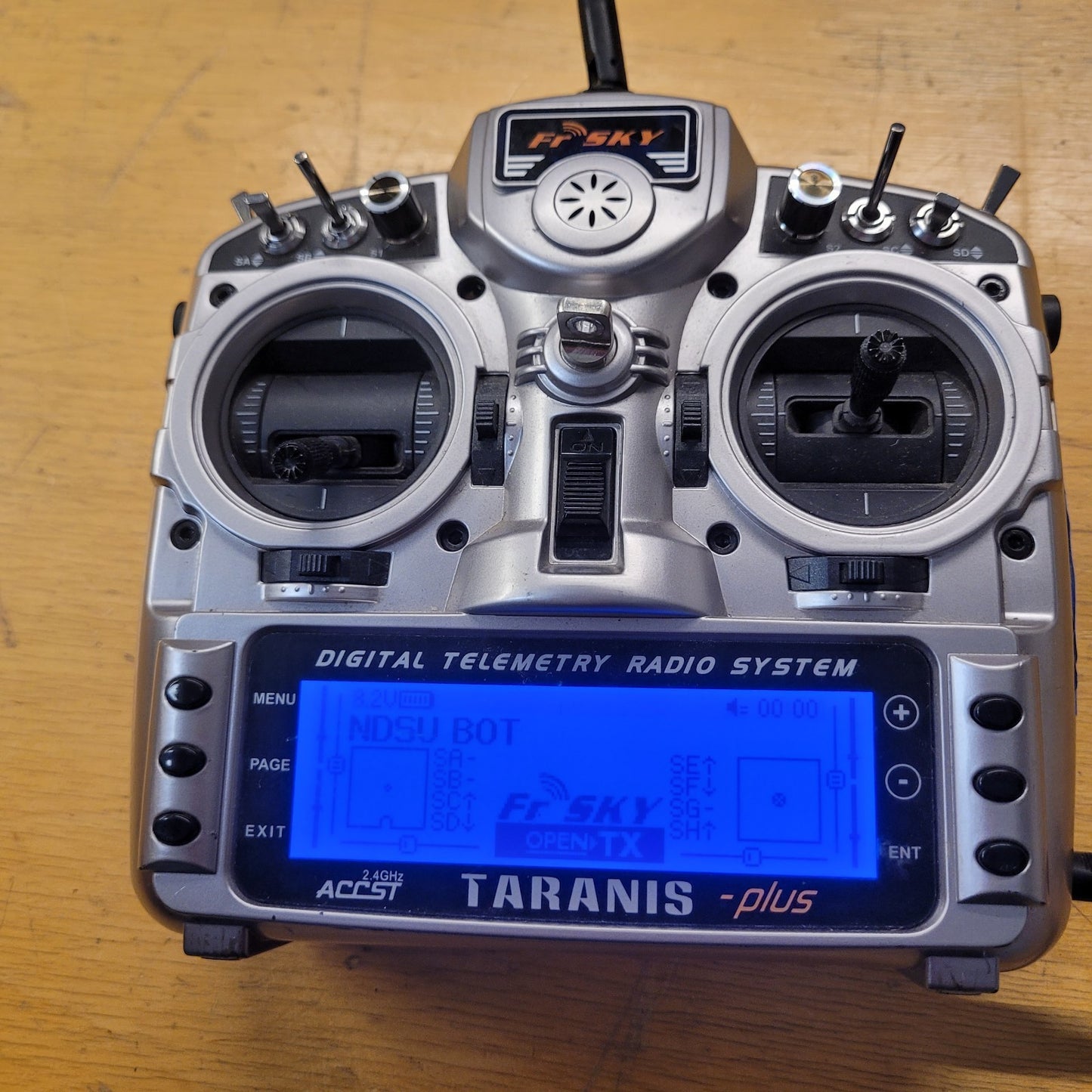 FrSky x9d Taranis X9D Plus Digital Telemetry Radio System X6R 6 Channel Receiver