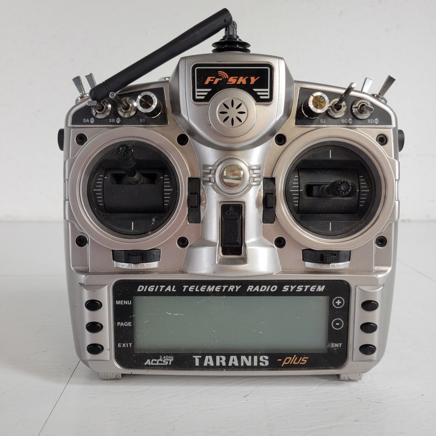 FrSky x9d Taranis X9D Plus Digital Telemetry Radio System X6R 6 Channel Receiver