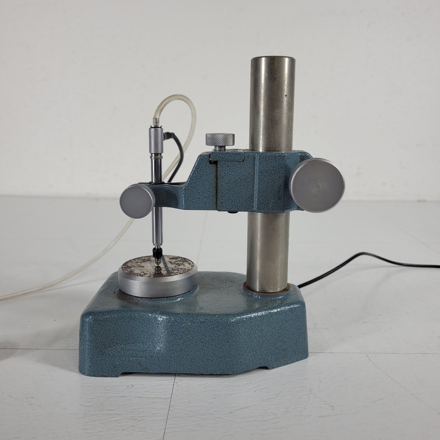 TESTED Mitutoyo 519-605-1 Digital Micrometer High Precision 5-Decimal Gauge