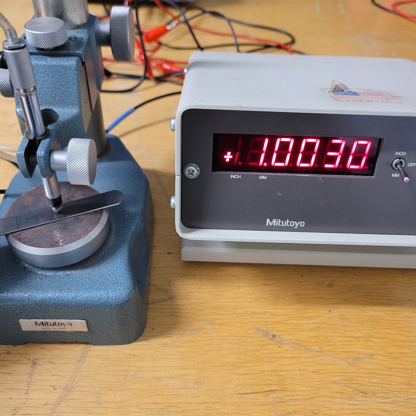 TESTED Mitutoyo 519-605-1 Digital Micrometer High Precision 5-Decimal Gauge