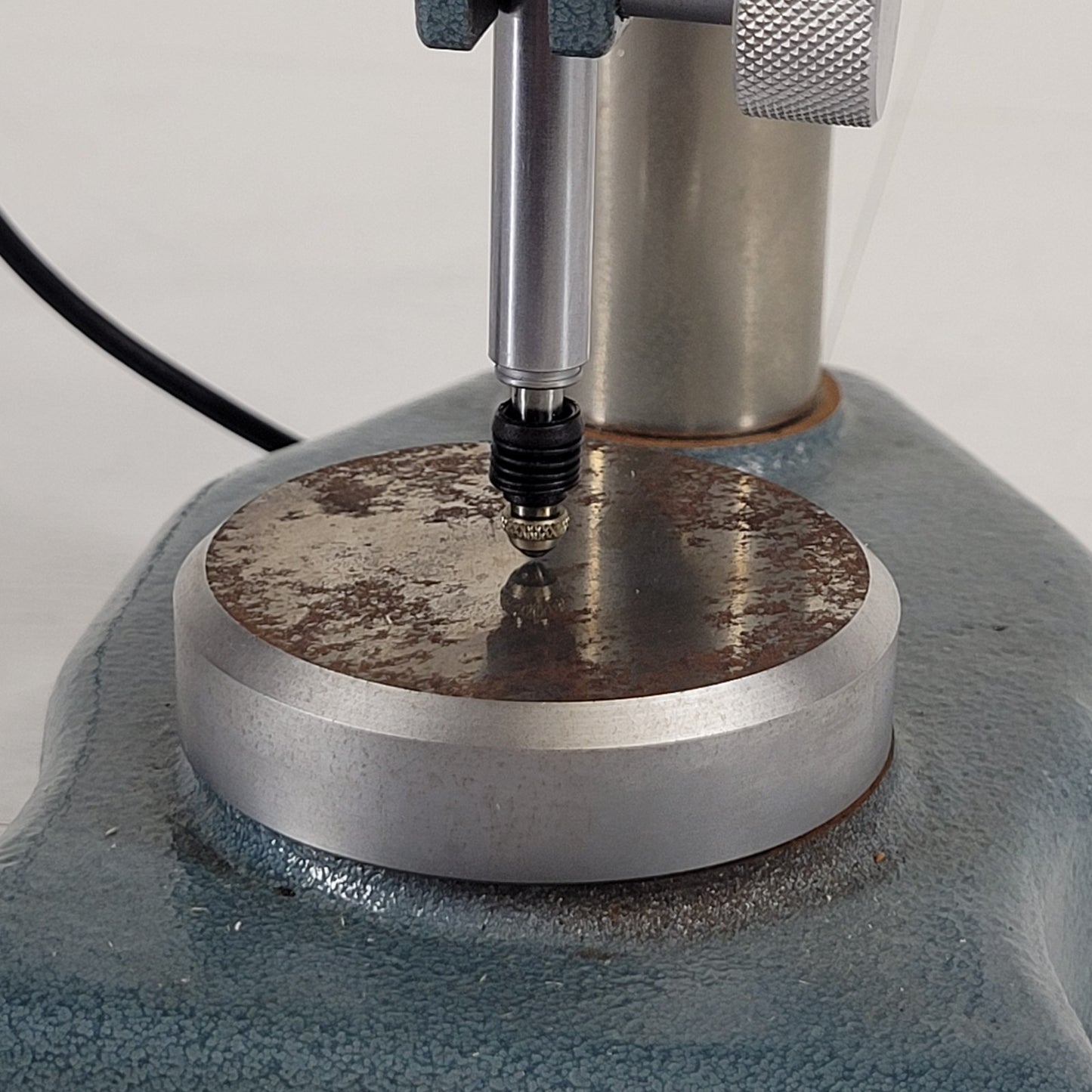 TESTED Mitutoyo 519-605-1 Digital Micrometer High Precision 5-Decimal Gauge