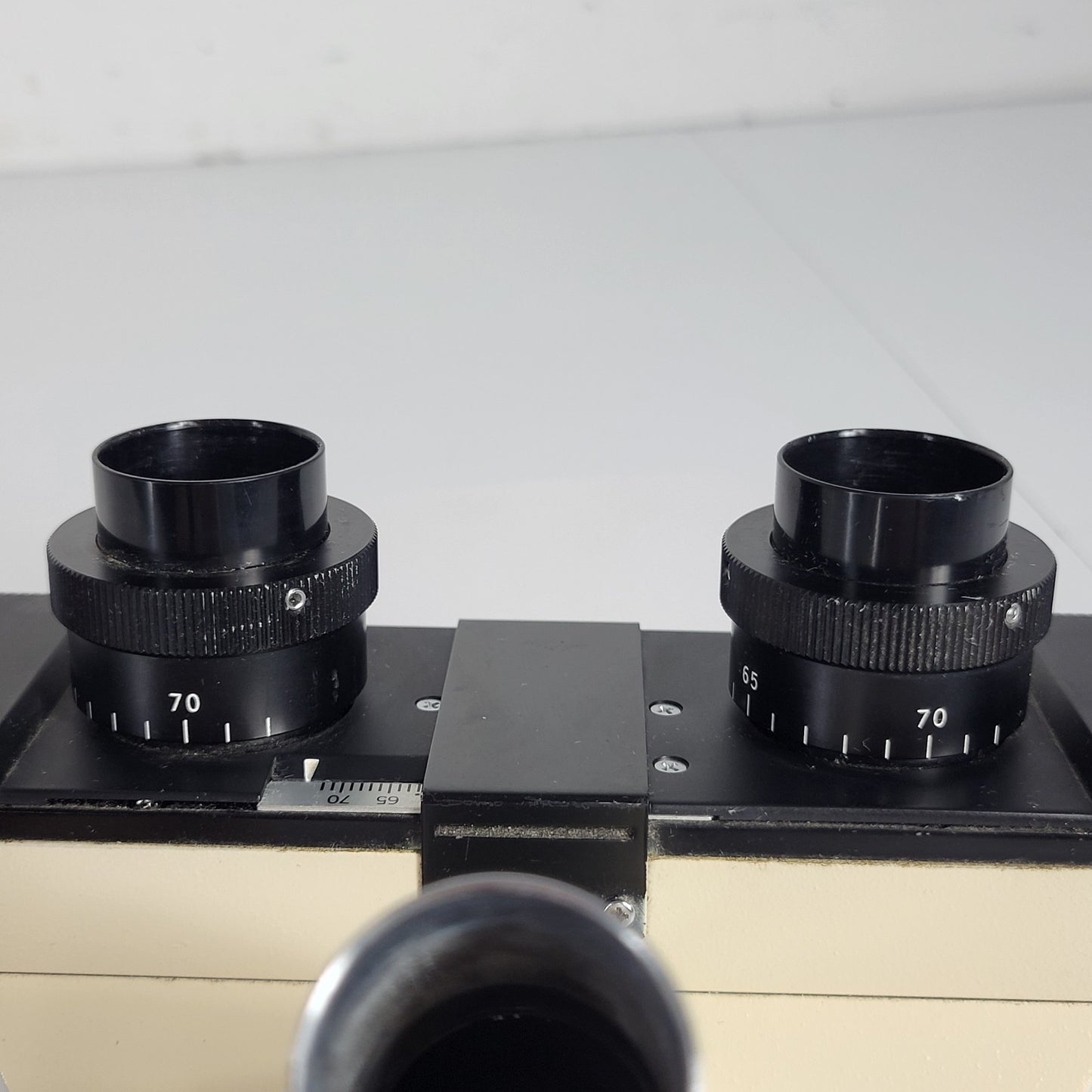 Vintage Bio-Rad UMA-500 Trinocular Microscope Head Adjustable Uses 22mm Eyepxs
