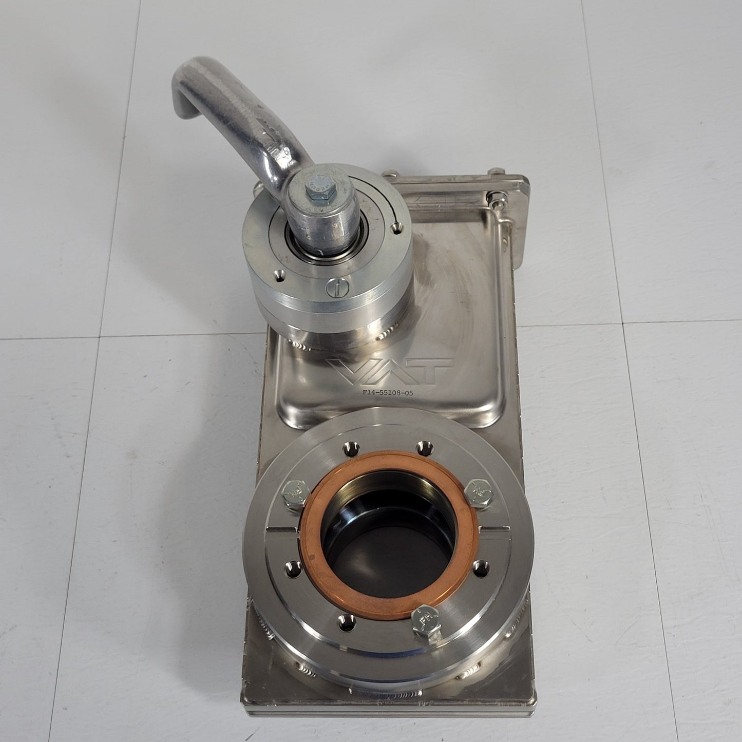 VAT F14-55108-05 Manual Gate Valve DN63CF 4.5" CF SS Ultra High Vacuum Conflat