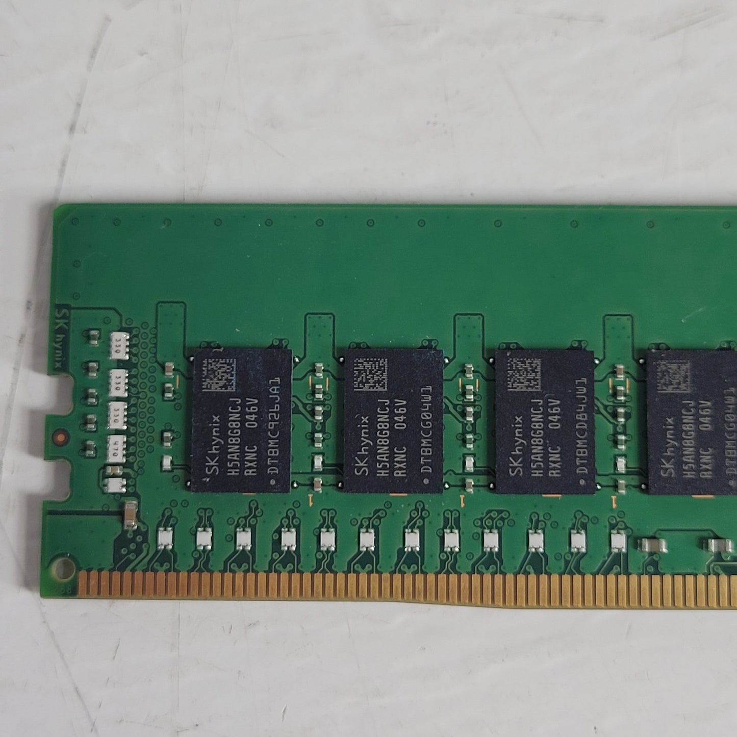 Hynix HMA82GU6CJR8N-XN N0 AD 16GB 288p Desktop RAM UDIMM DDR4-3200 Memory Stick