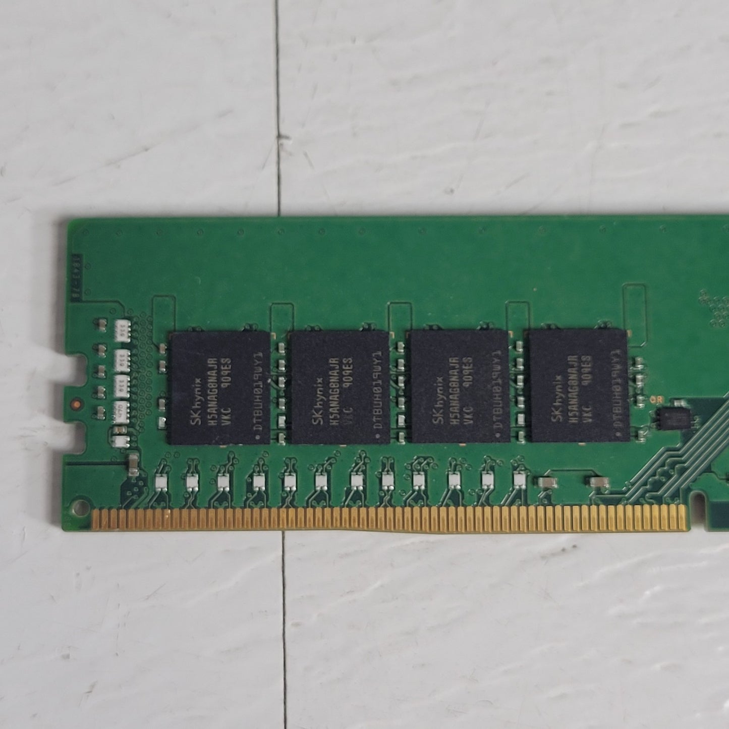 Hynix HMAA4GU6AJR8N-VK Desktop RAM 32GB DDR4-2666 2RX8 UDIMM Memory Stick