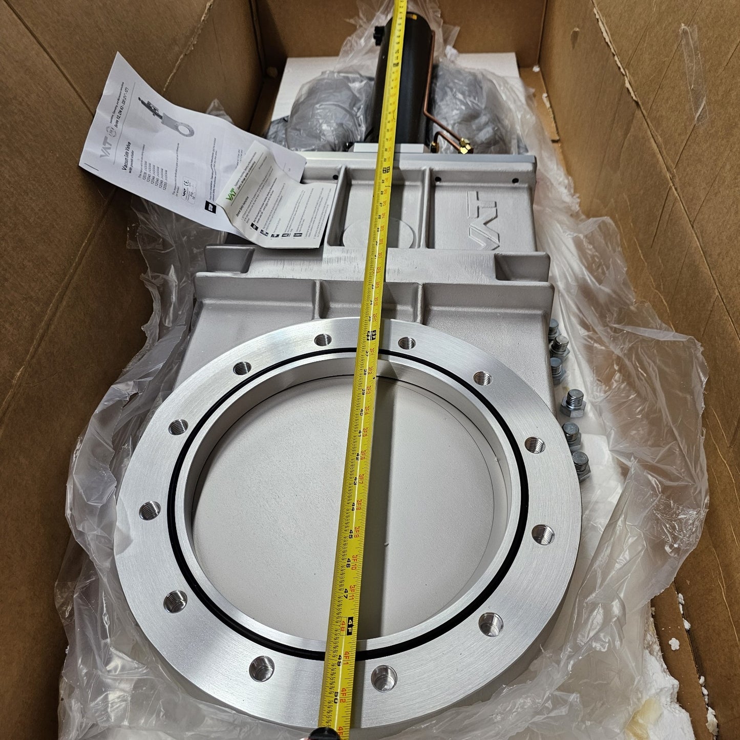 VAT ISO-F DN 320 Pneumatic High Vacuum Gate Valve LF 12" 12050-TA44-ABQ1 304SS