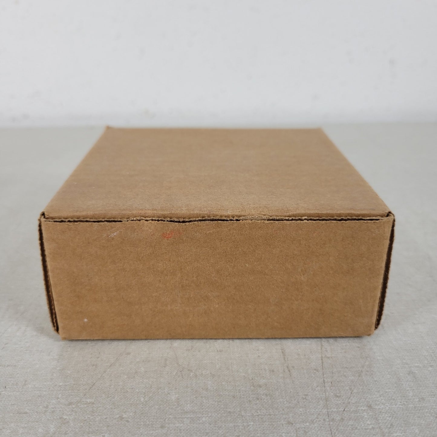 FCI Gamewell HSC/HL 135-3411E Fire Alarm Surface Strobe Grille White 21-30VDC
