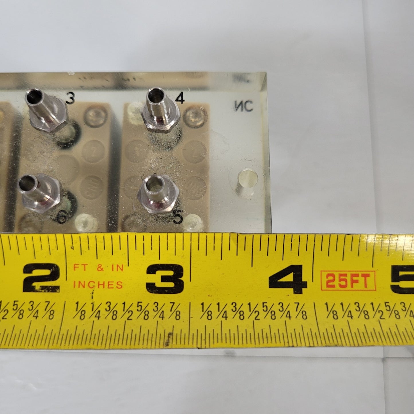 Burkert A51414 3 Station UC8MM Solenoid Valve Manifold 24VDC 43psi 5W Three Way