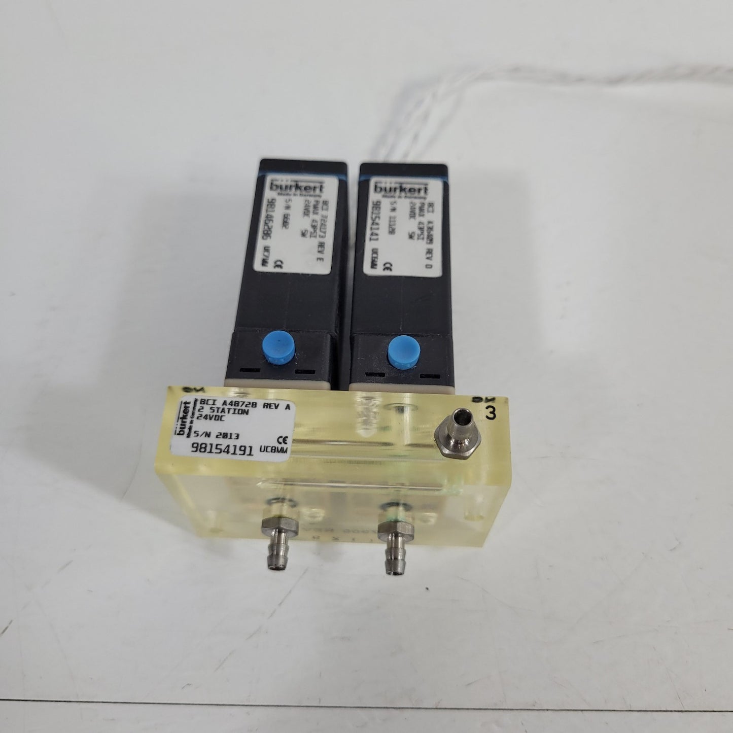 Burkert A48728 2 Station Solenoid Valve Manifold 24VDC 5W 43psi NO/NC Operation