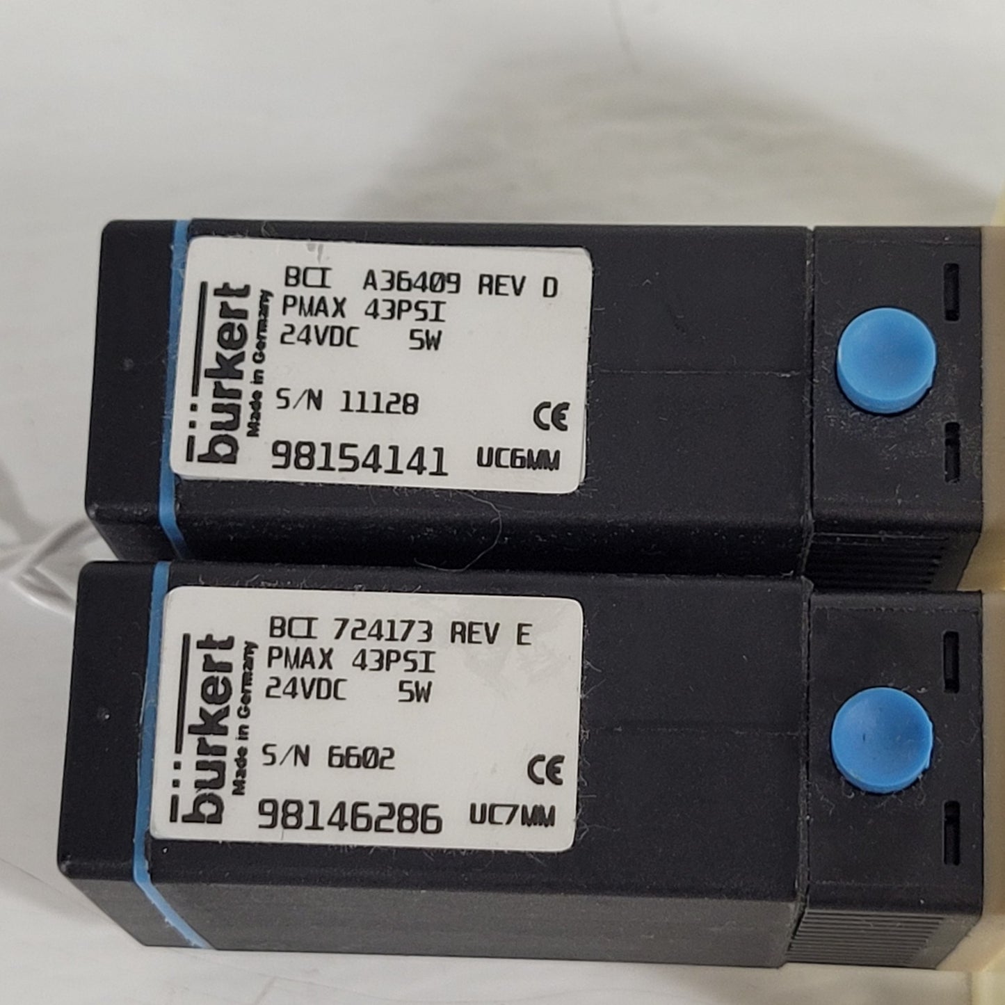 Burkert A48728 2 Station Solenoid Valve Manifold 24VDC 5W 43psi NO/NC Operation