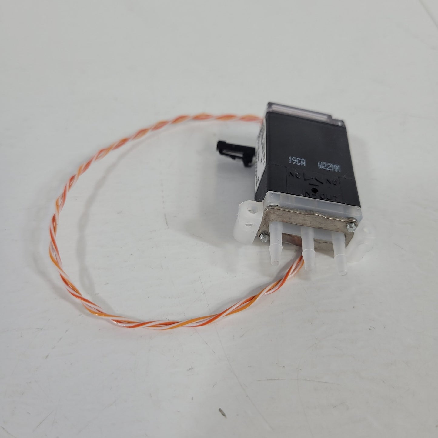 Burkert 773721 Solenoid Valve W22MM 24VDC 3W 29psi Max UC5MM Three Way 98154159