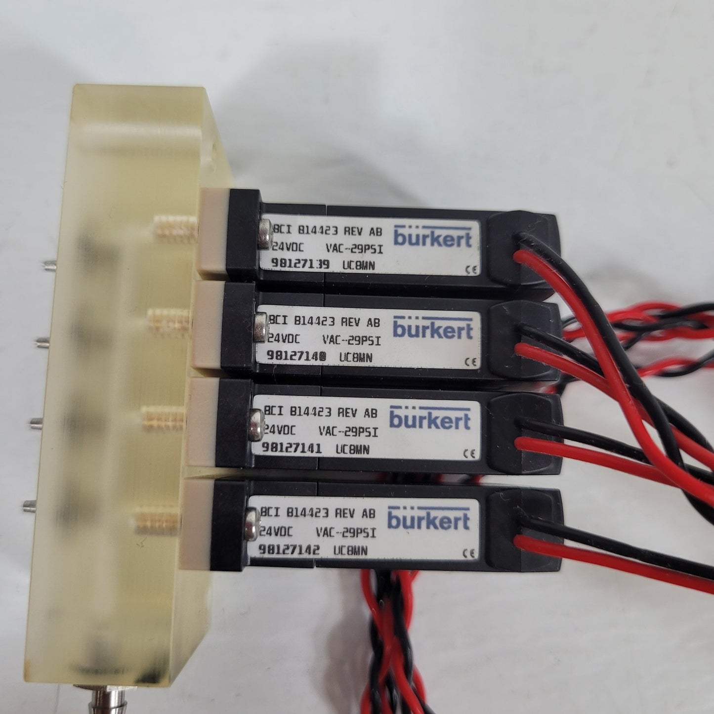 Burkert B14025 Solenoid Valve 24VDC 29psi Max UC9MN Normally Closed Operation