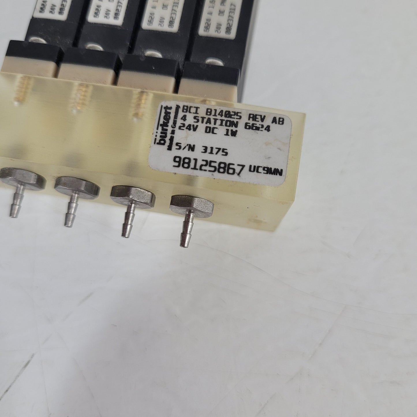 Burkert B14025 Solenoid Valve 24VDC 29psi Max UC9MN Normally Closed Operation