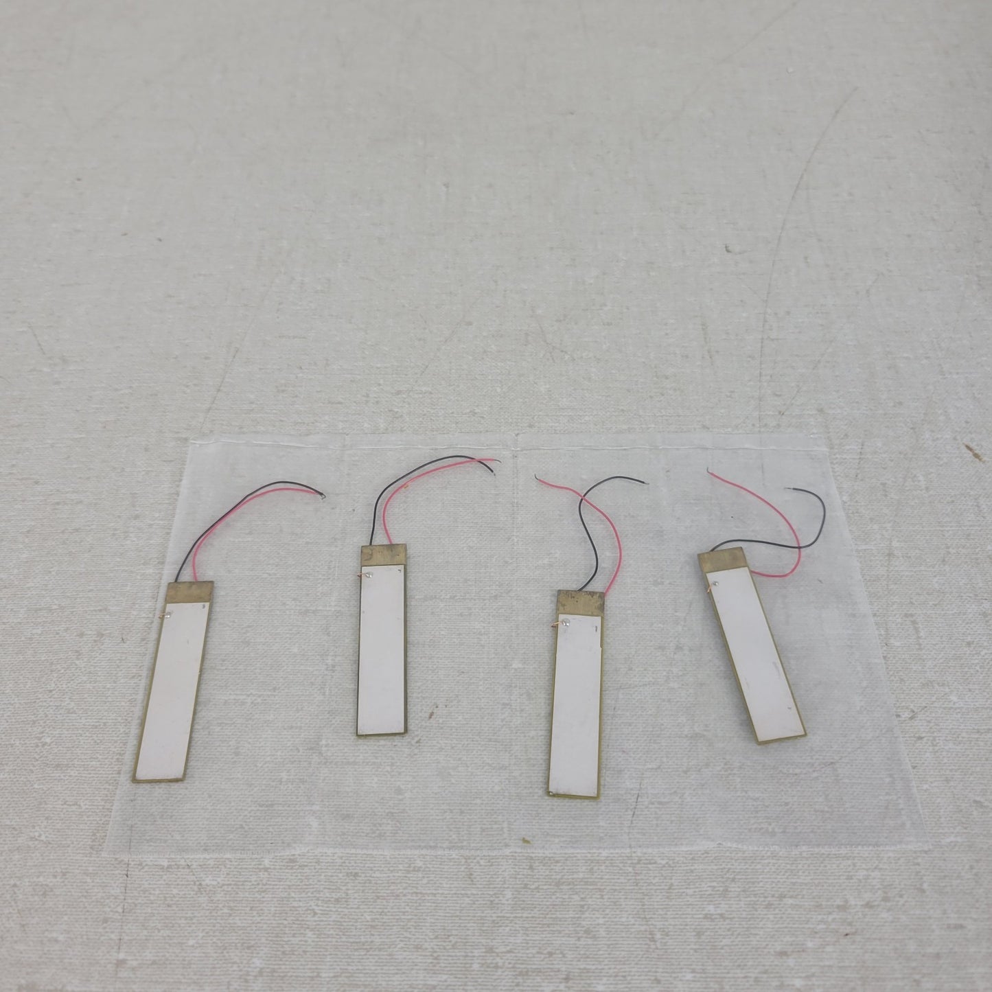 *Lot of 4* PiezoDrive BA4510 Piezoelectric 1mm Bender ±100V Resonance 170Hz