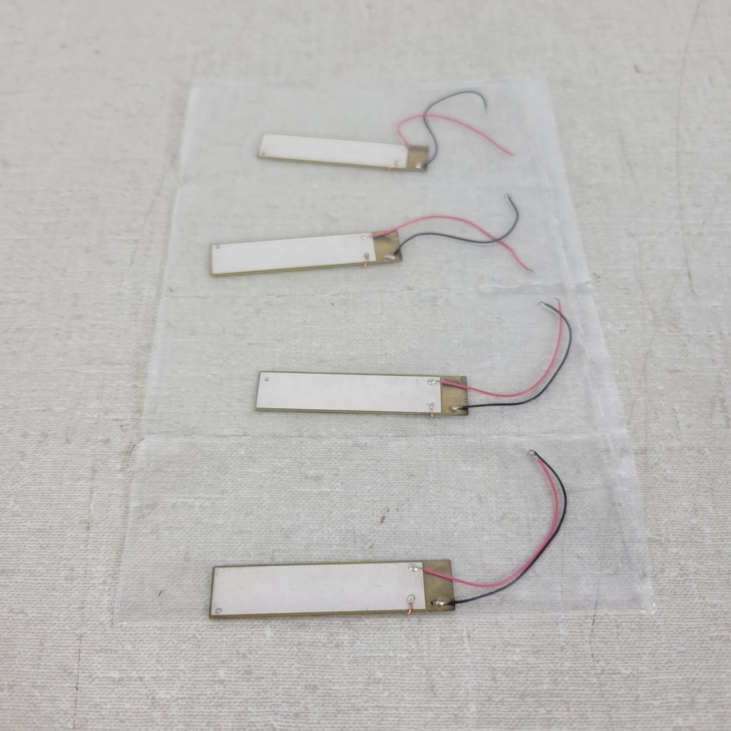 *Lot of 4* PiezoDrive BA4510 Piezoelectric 1mm Bender ±100V Resonance 170Hz