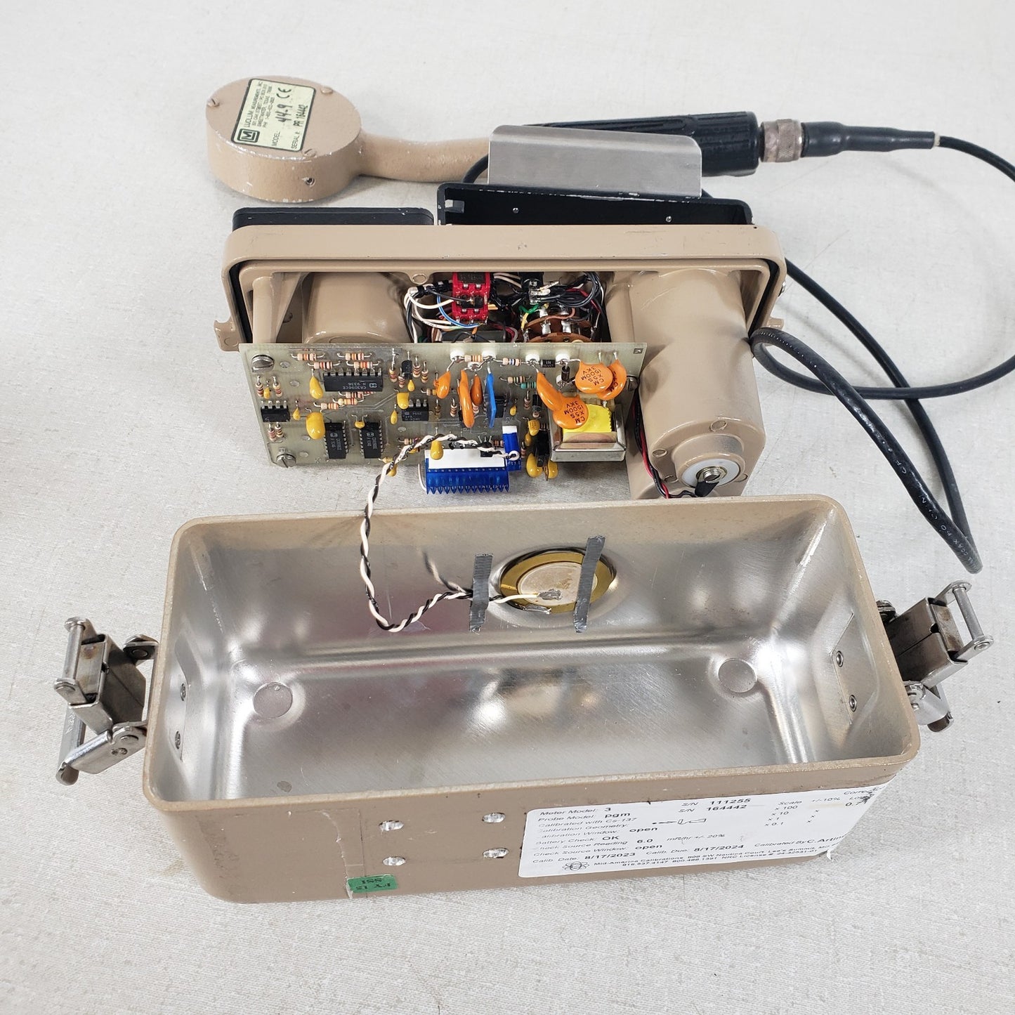 TESTED Ludlum Model 3 Radiation Survey Meter Geiger Counter w 44-9 Pancake Probe