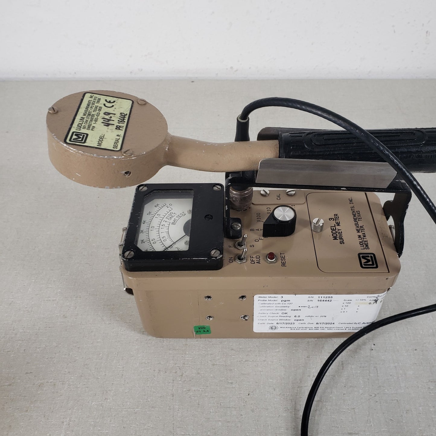 TESTED Ludlum Model 3 Radiation Survey Meter Geiger Counter w 44-9 Pancake Probe