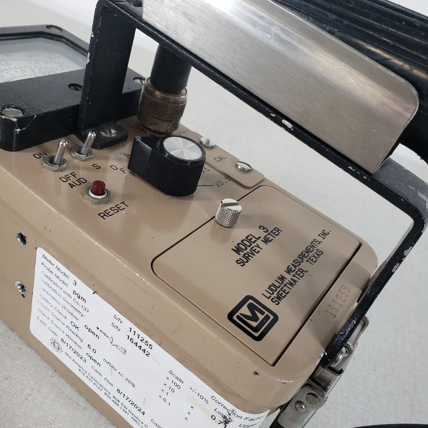 TESTED Ludlum Model 3 Radiation Survey Meter Geiger Counter w 44-9 Pancake Probe