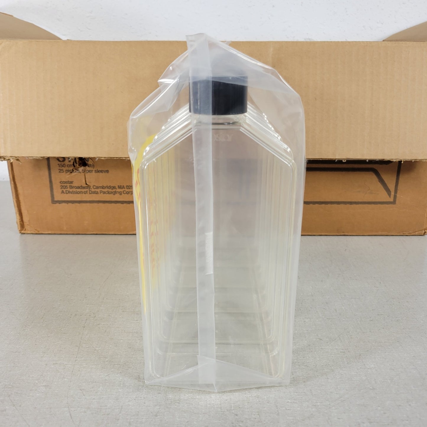 *Lot of 25* Corning Costar 3150 650ml Tissue Culture Flask Cell Straight Neck