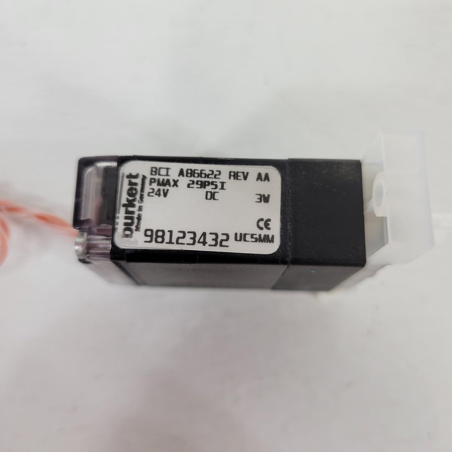 Burkert 98123432 BCI A86622 29psi Max 24VDC 3W 3 Way Solenoid Valve UC5MM 2 Wire