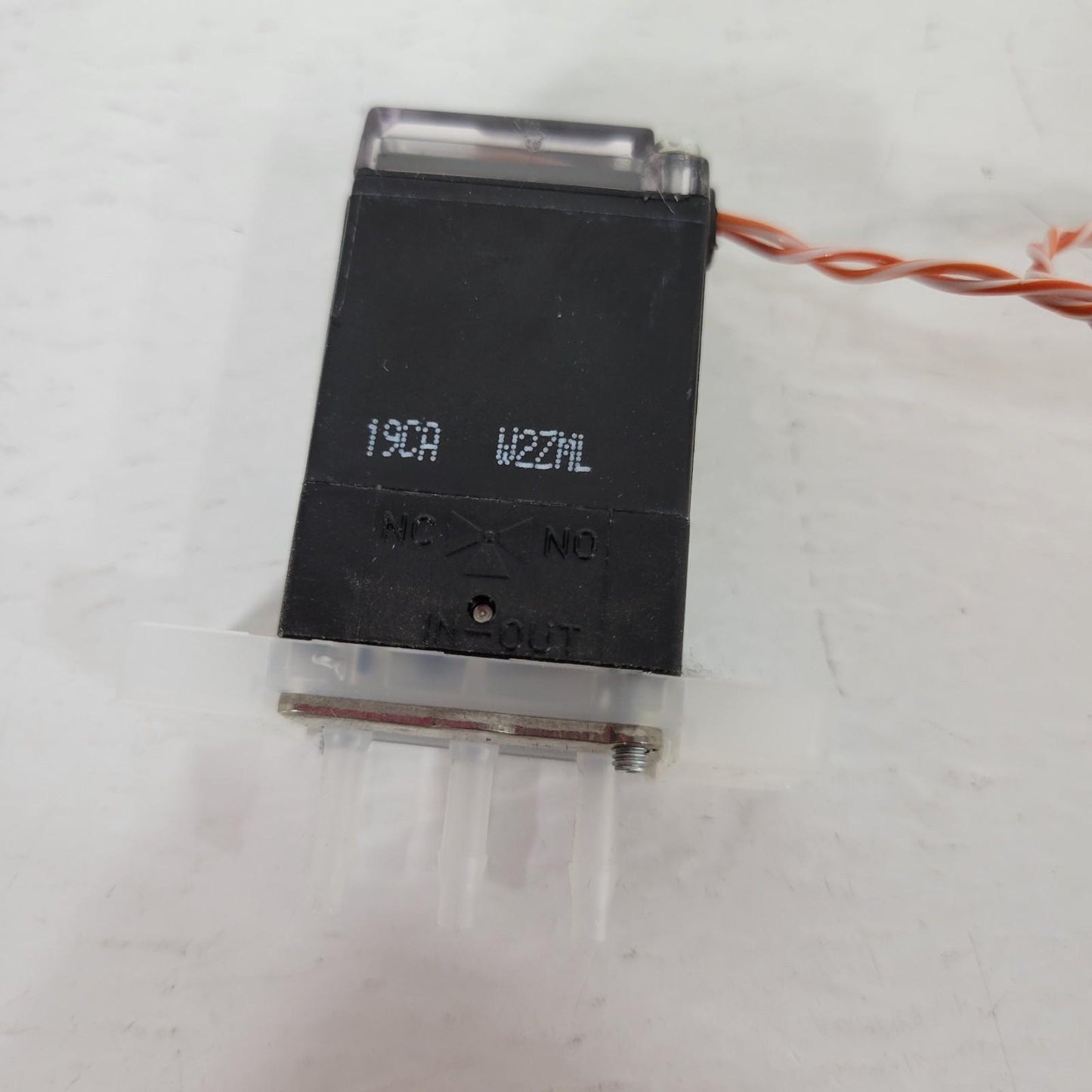 Burkert 98123432 BCI A86622 29psi Max 24VDC 3W 3 Way Solenoid Valve UC5MM 2 Wire