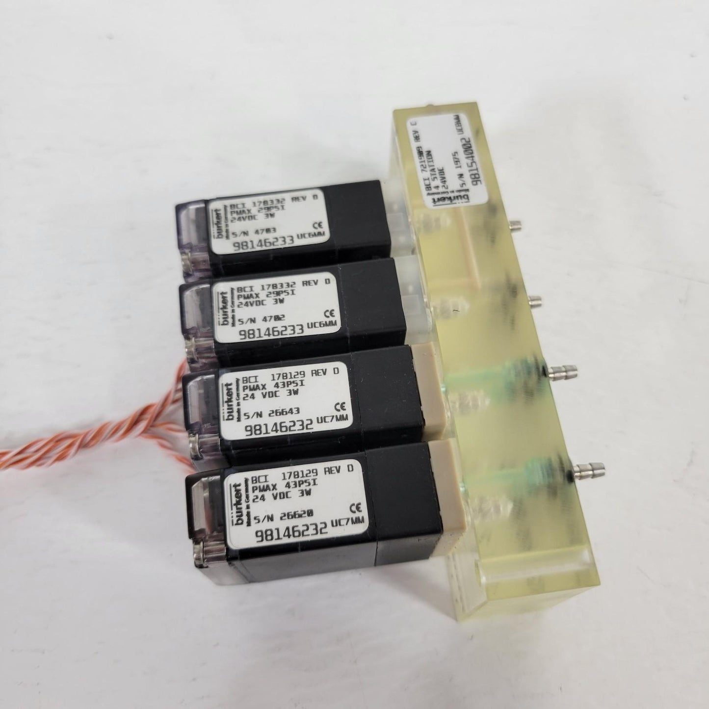 Burkert 98154002 721909 4 Station Solenoid Valve Manifold 24V 3W UC8MM NC 3 Way