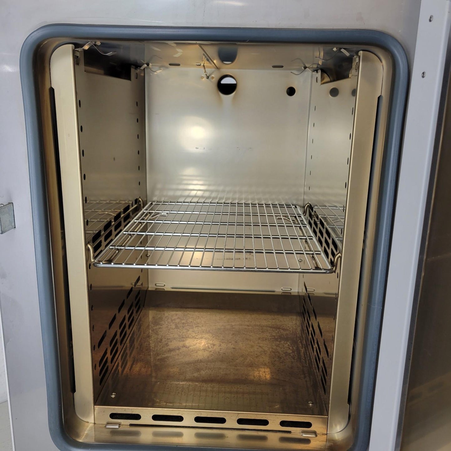 TESTED WORKS Thermo Heratherm OGH60 Advanced Protocol Oven 120V 330 °C Max