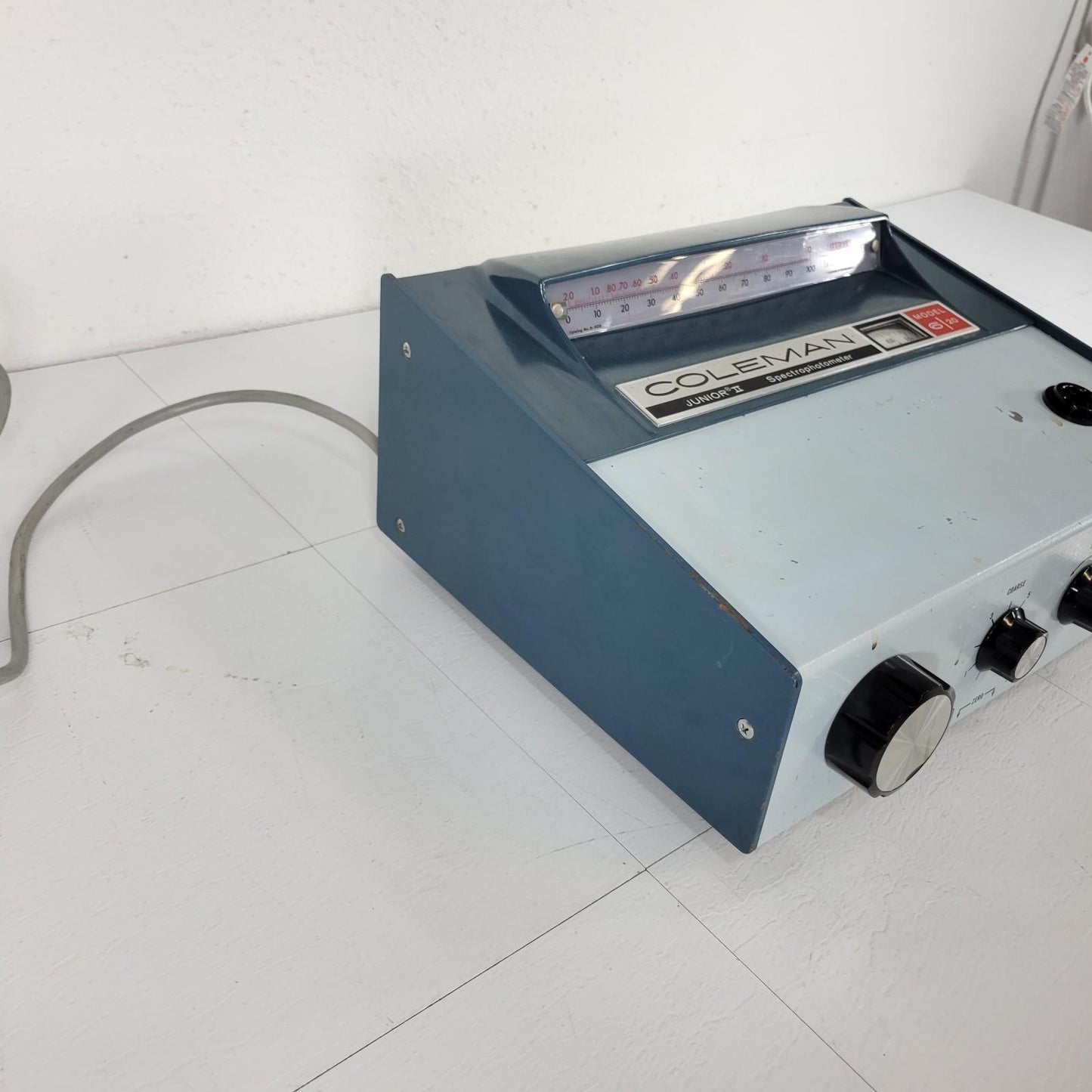 TESTED Coleman 6/20 Junior II Optical Spectrophotometer Spectrometer Cuvette