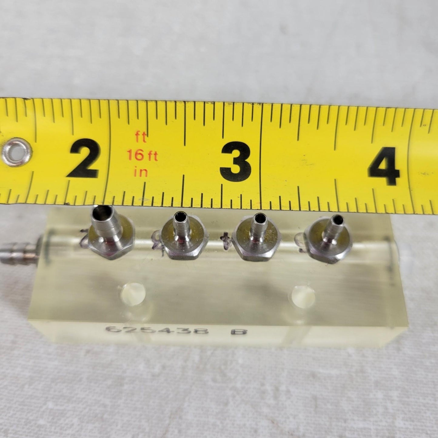 Beckman Coulter Burkert 625438B Air Fluid Passthrough Manifold Block 4 Station