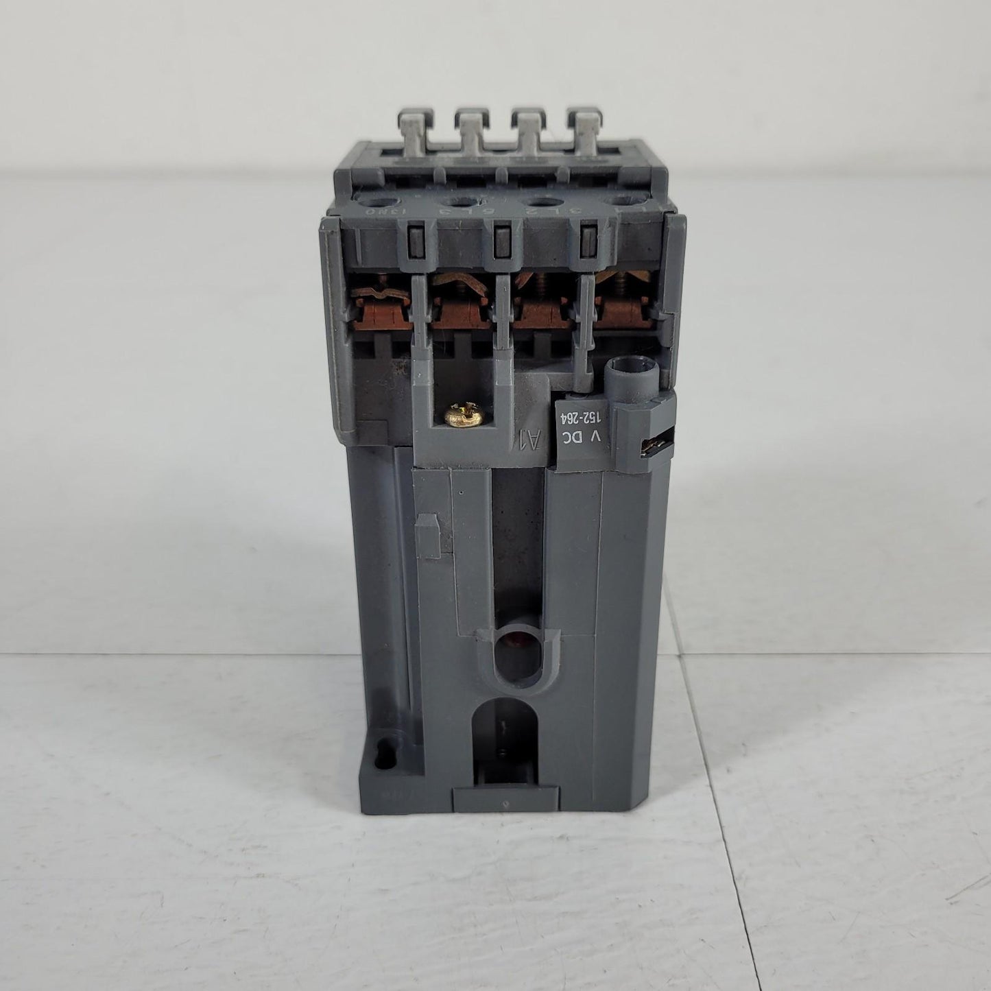 ABB TBC25-30-10 V DC 152-264V Activated Contactor 3 Main Poles One N/O Pole Used