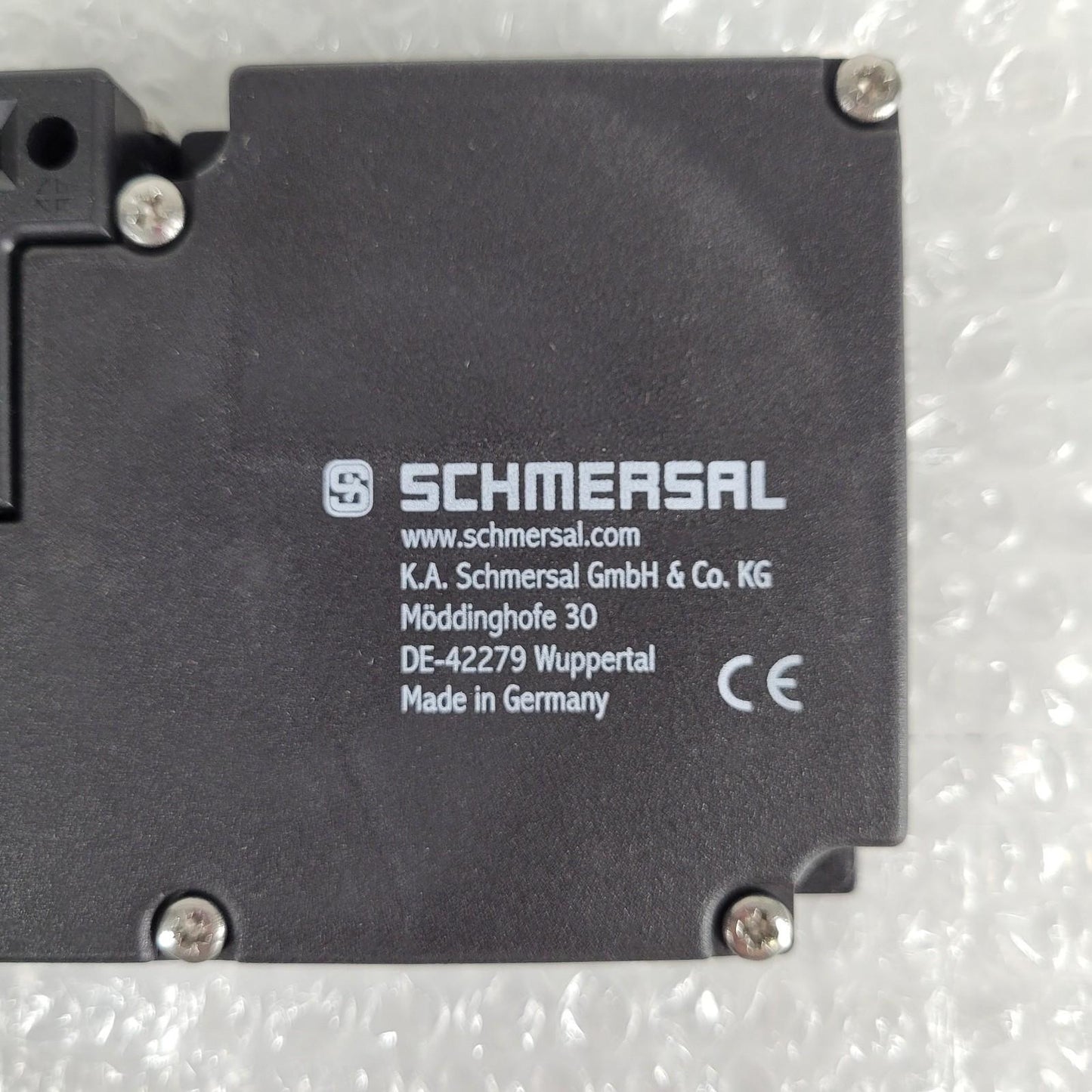 SCHMERSAL AZM 161SK-12/12RK-024 Position Switch With Guard Locking IP67