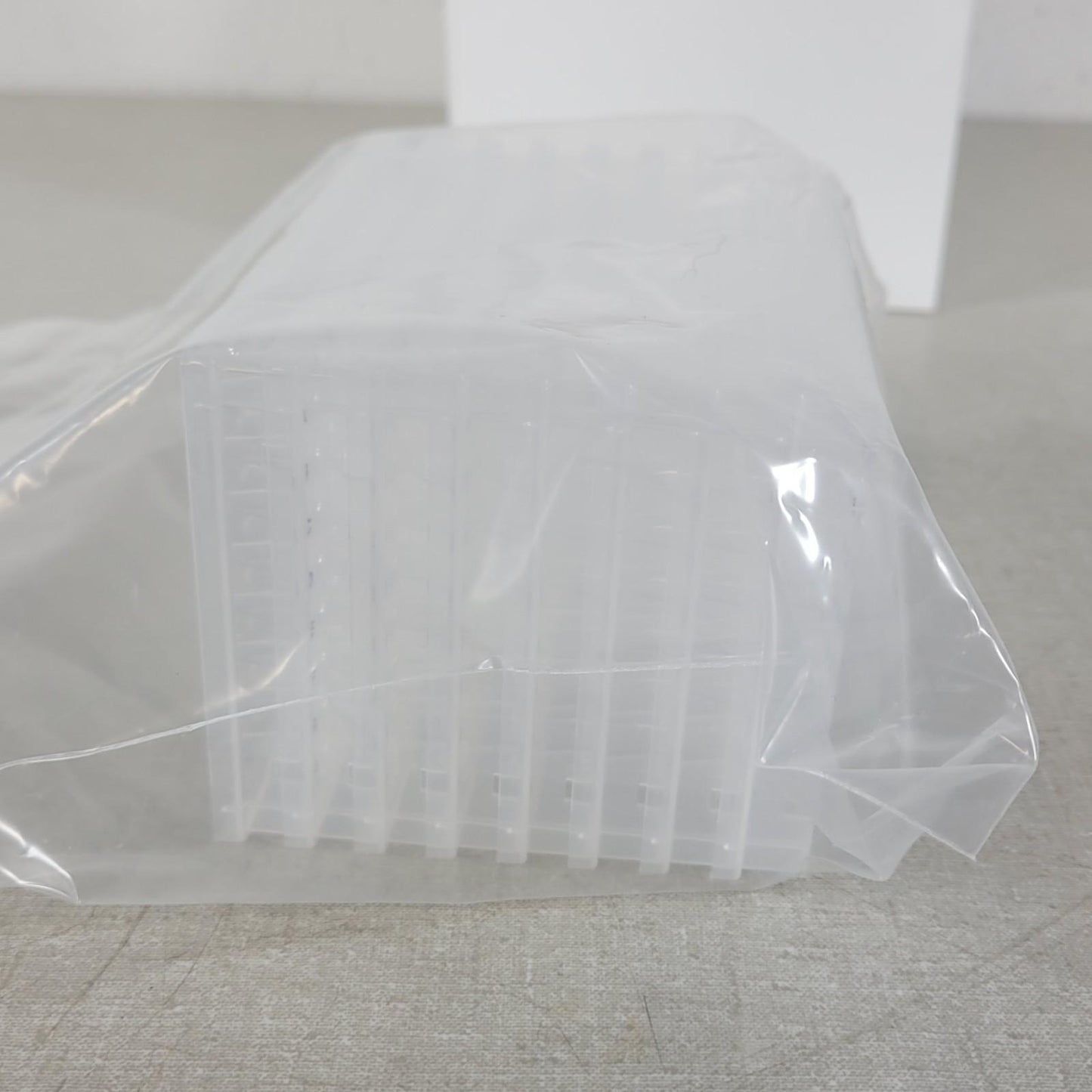 VWR 490003-844 Gene Mate 96 Well Full Skirted Low Profile 0.1 ml Natural 8 Pack
