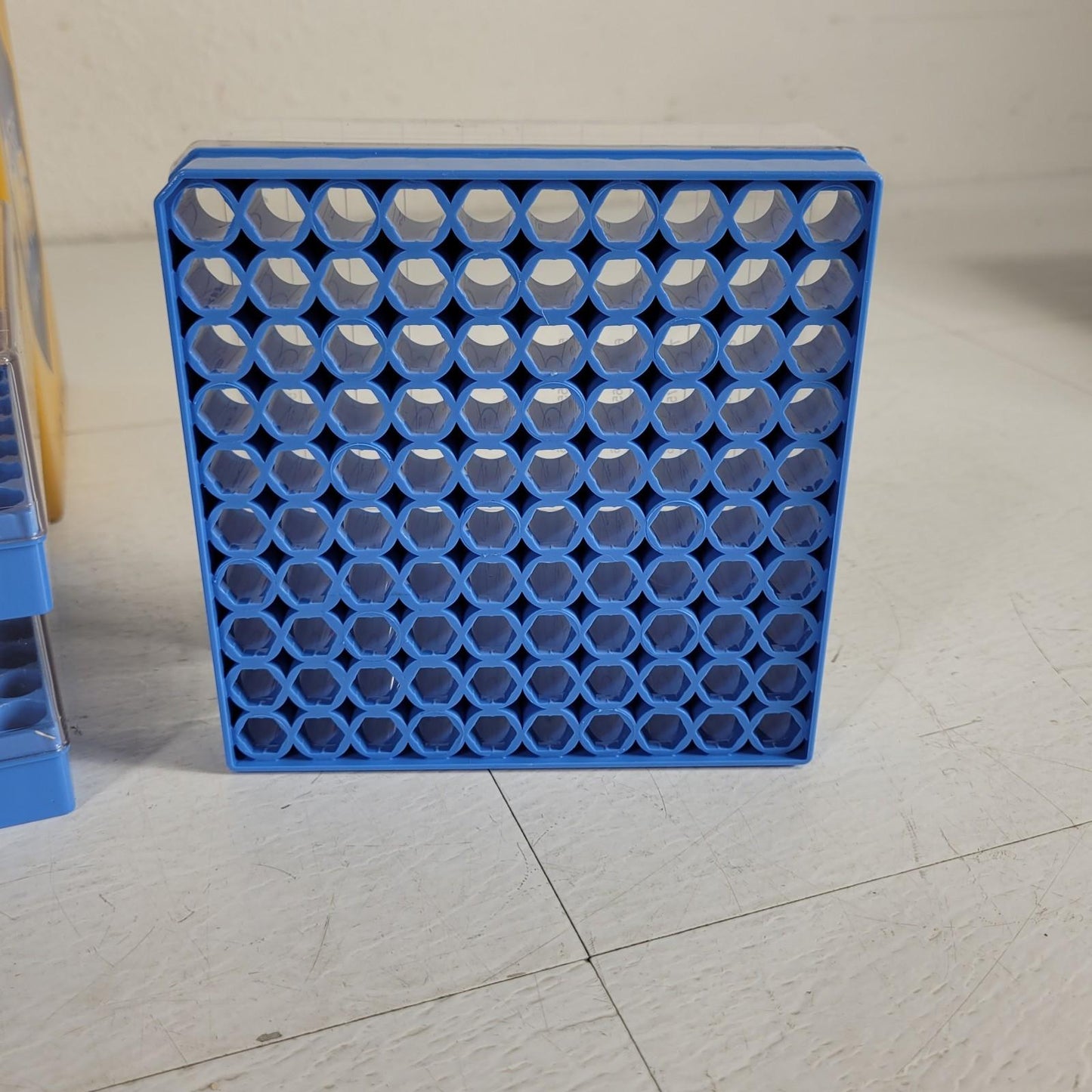 Biologix 98-0213 CryoKING Cryogenic Storage Box Polycarbonate 2 Inch 10x10 Blue