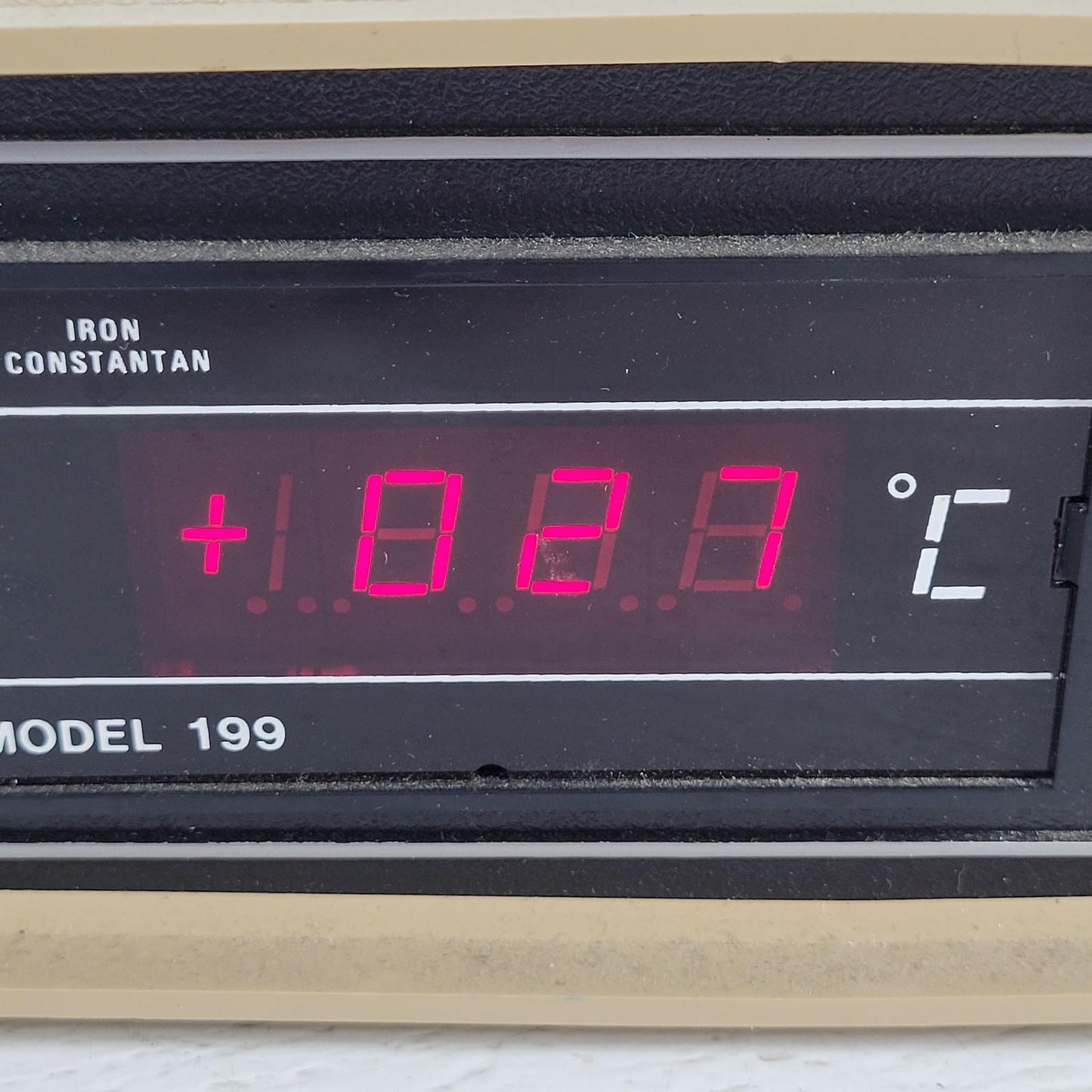 TESTED Omega 199-JC-X-X-D5 Precision Digital Thermometer Type J Thermocouple