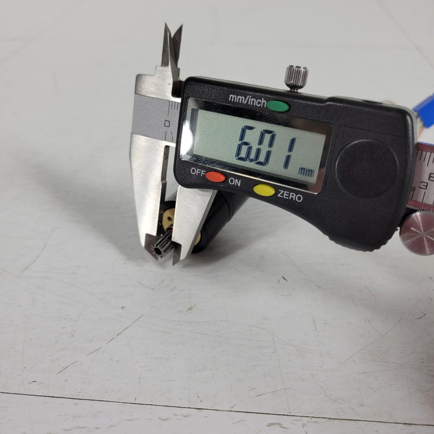 Maxon Motor 47.022.022-00.19-263 Evo DC Precision 8 Pin Sensor Flattened Shaft
