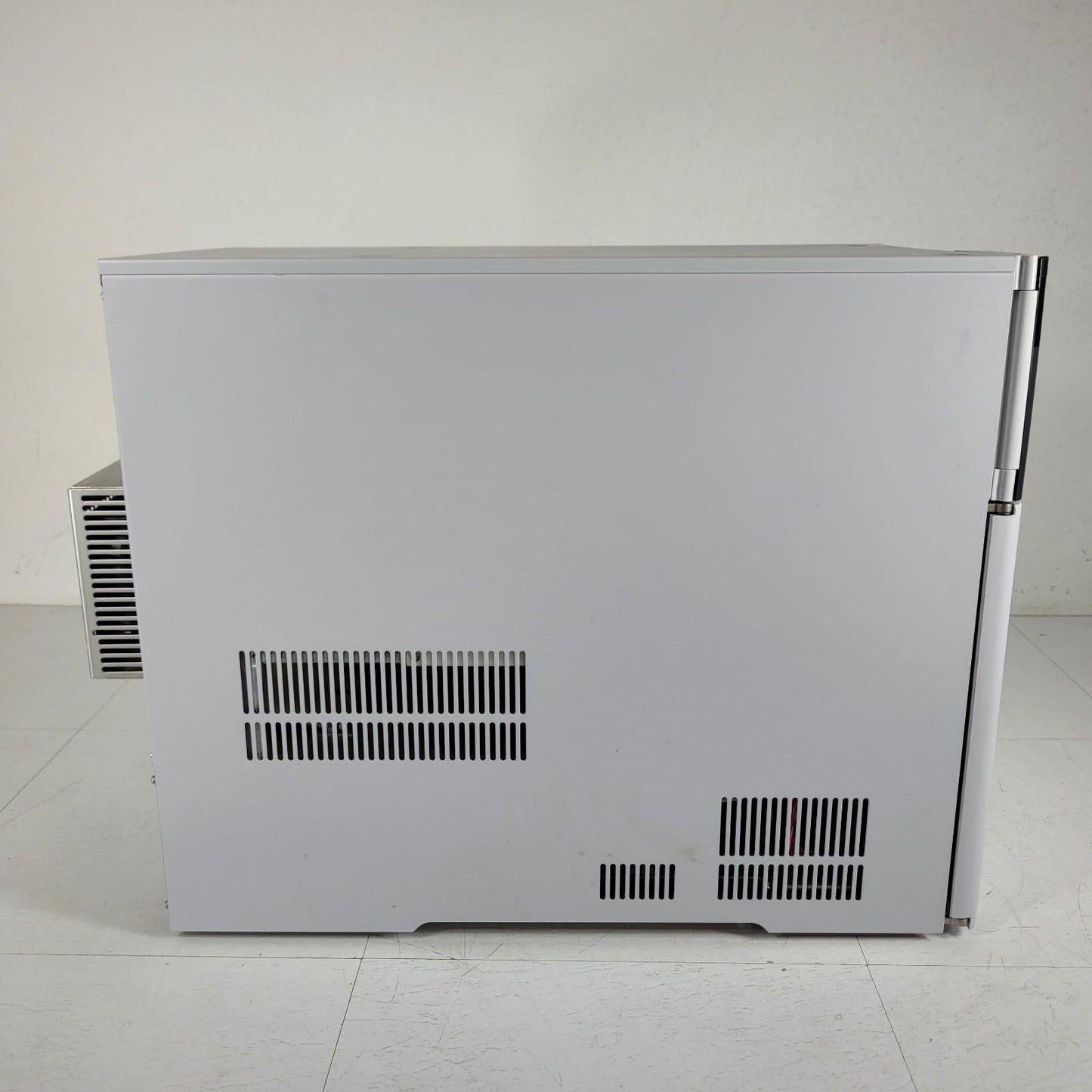 Shimadzu SIL-20ACXR NexeraBio Digital Thermostatted Autosampler Direct Injection
