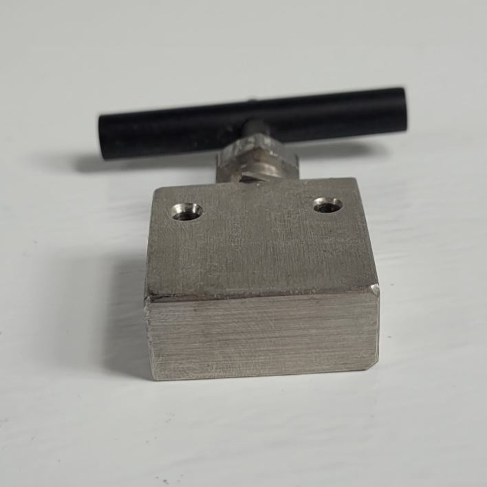 HIP 15-11AF1 High Pressure 2-Way Straight Taper Seal Needle Valve 15,000 PSI