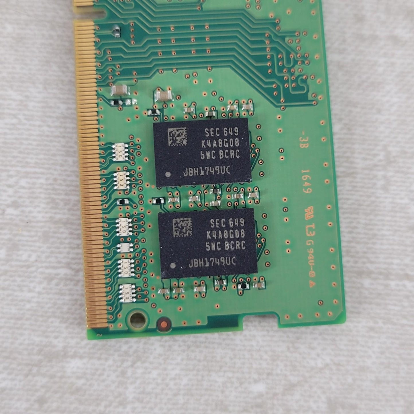 SAMSUNG Laptop RAM DDR4 Memory M471A1K43CB1-CRC 8GB 1RX8 PC4-2400T-SA1-11