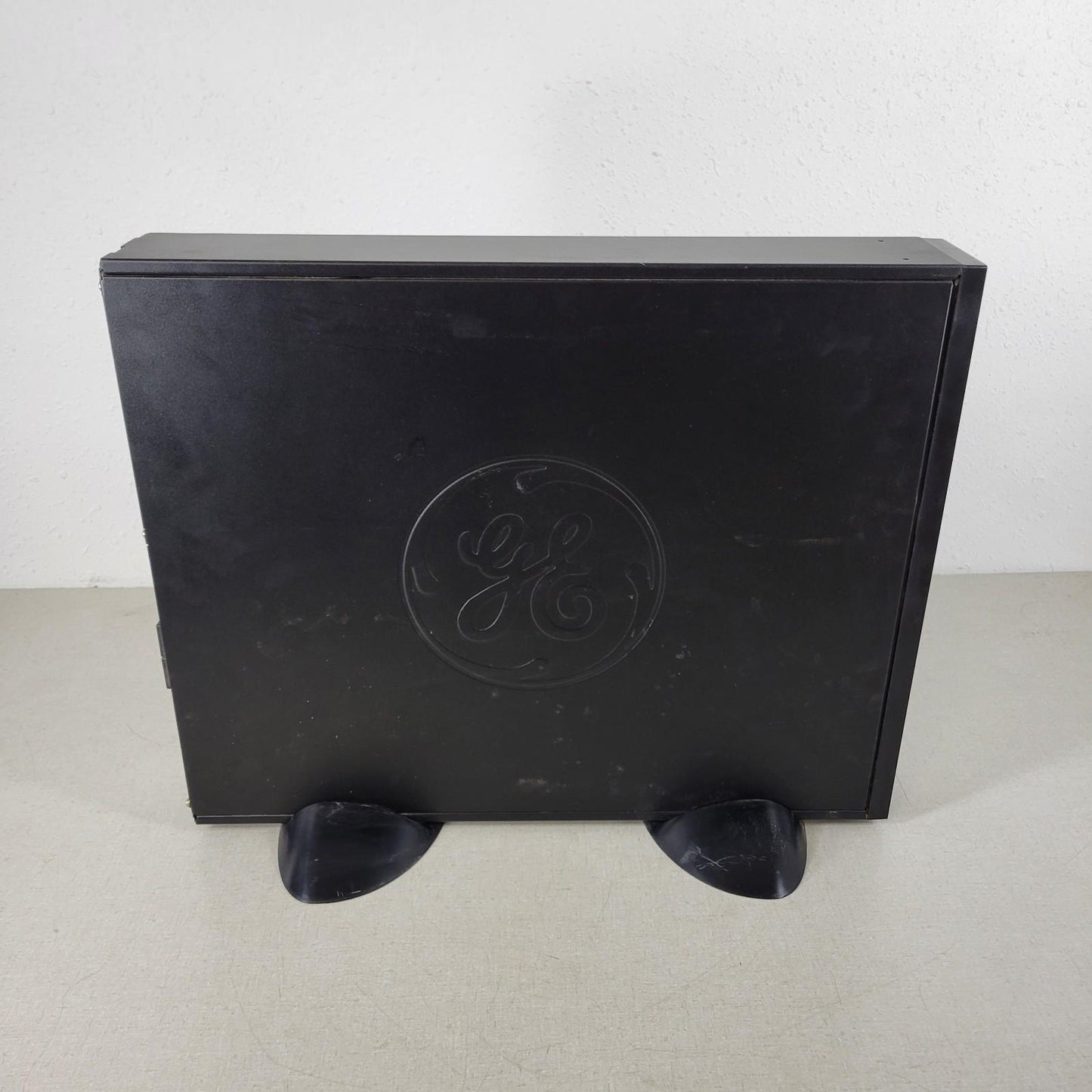 *No Batteries* General Electric GE VH1500 Uninterruptible Power Supply UPS 120V