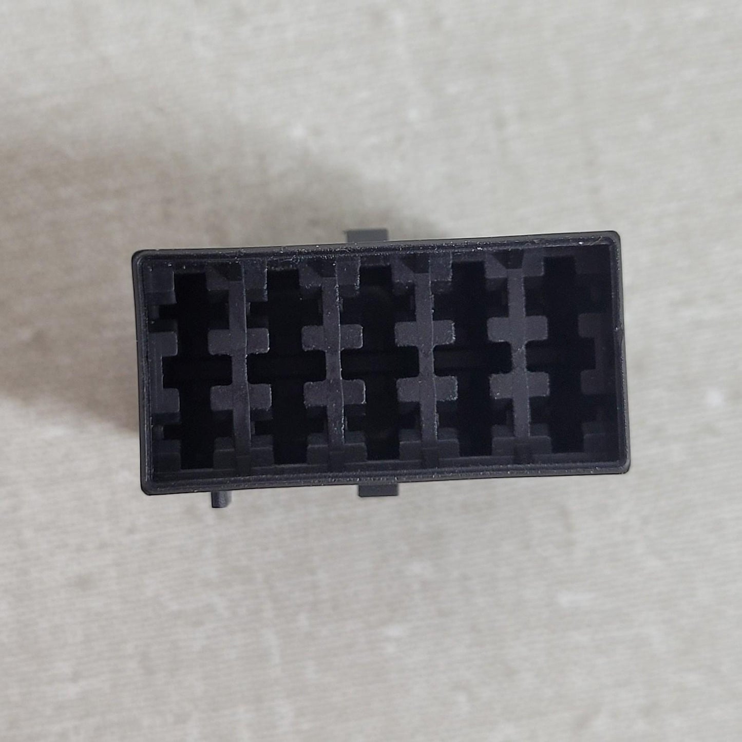 20 Pack Eaton Polarized Lock on Connector for SVR Series Switches 25-13936