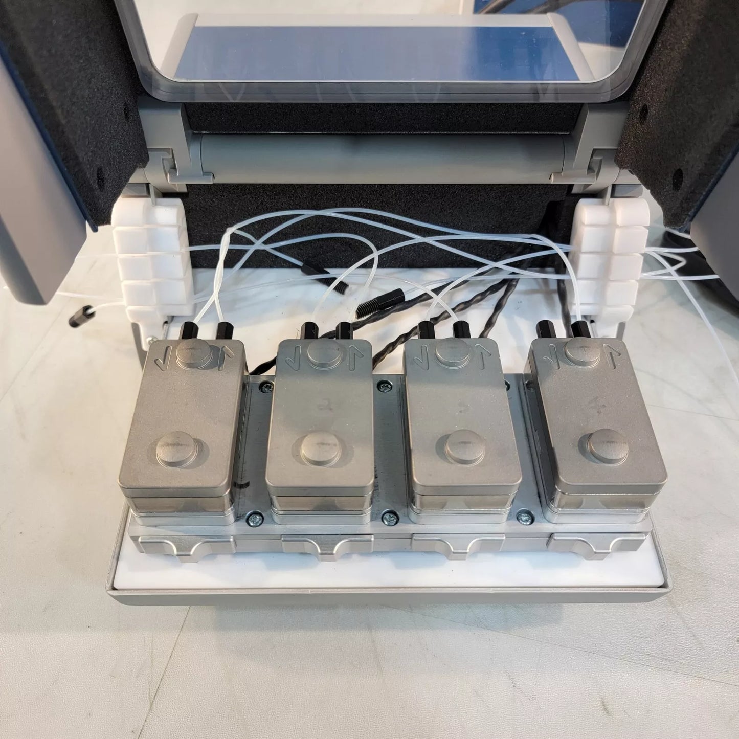 Biolin Q-Sense E4 Quartz Crystal Microbalance QCM Surface Molecular Analysis