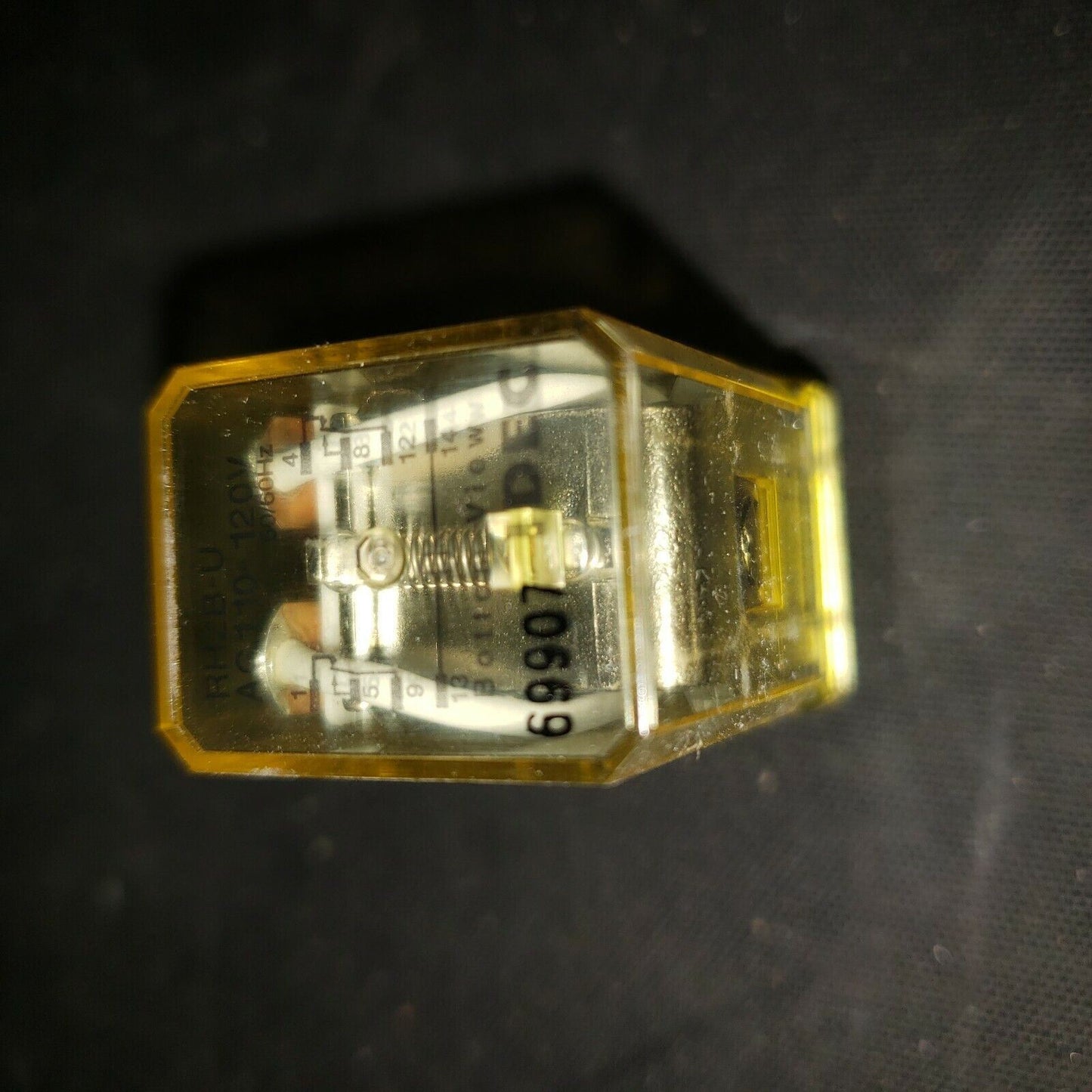 IDEC RH2B-U 110v General Purpose Relay 69907