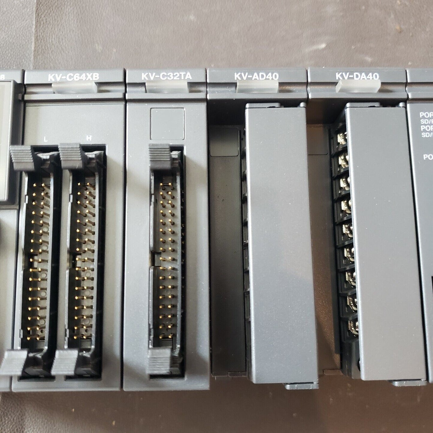 KEYENCE KV-700 PLC set KV-U7 KV-C64XB KV-C32TA KV-AD40 KV-DA40 KV-L20R USB