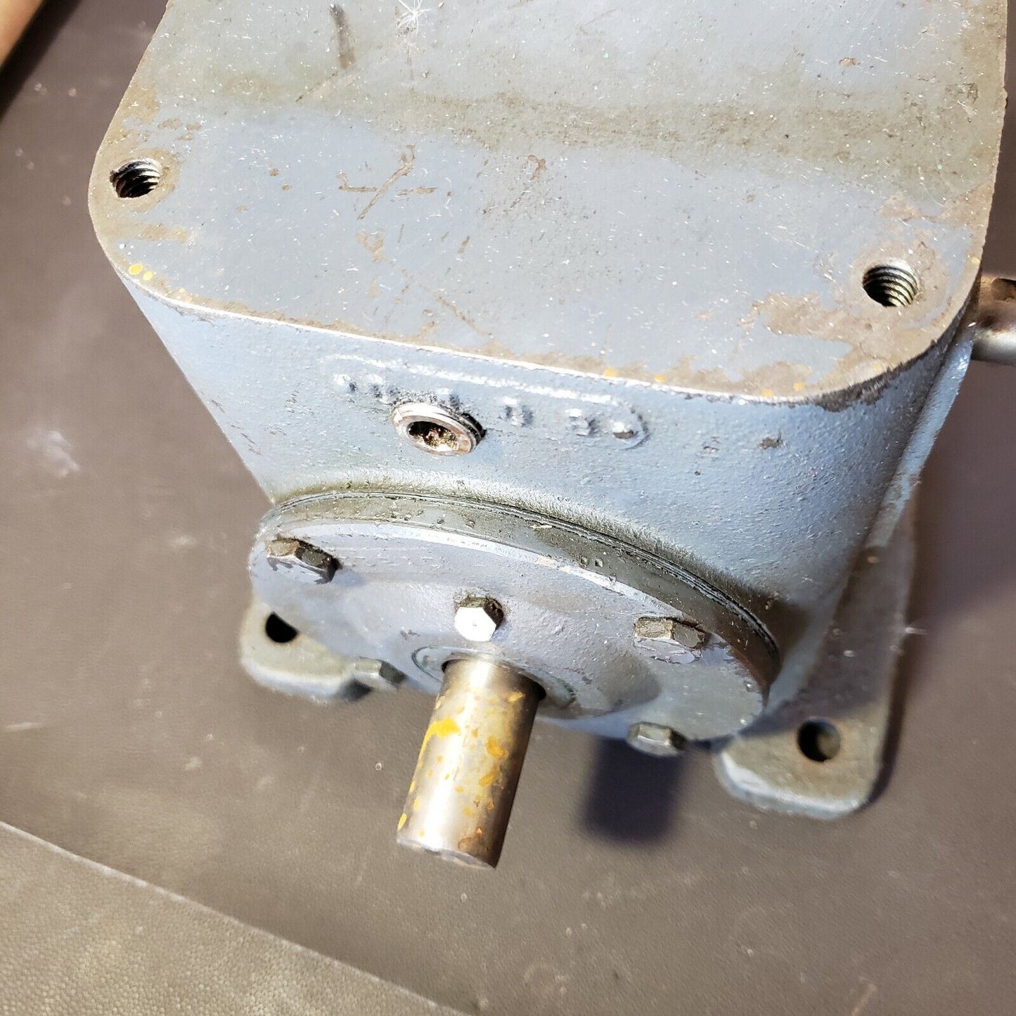 Gearbox 1:5 Ratio Split Axle Worm Tee